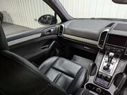 Porsche Cayenne Cayenne 4.8 GTS TiptronicS 4WD Euro 5 (s/s) 5dr 32