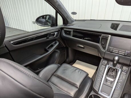 Porsche Macan Macan 3.6T V6 Turbo PDK 4WD Euro 6 (s/s) 5dr 47