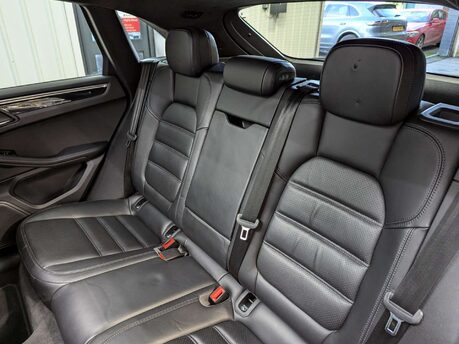 Porsche Macan Macan 3.6T V6 Turbo PDK 4WD Euro 6 (s/s) 5dr 71