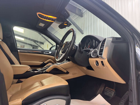 Porsche Cayenne 3.0 Cayenne V6 D Tiptronic S 4WD 5dr 55
