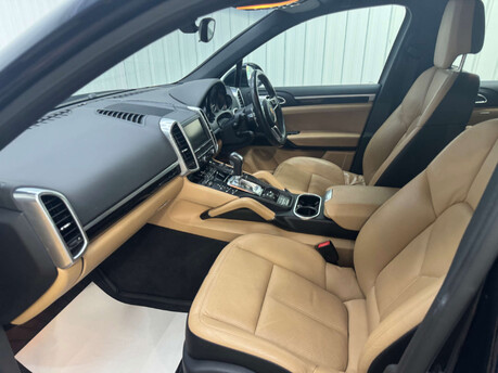 Porsche Cayenne 3.0 Cayenne V6 D Tiptronic S 4WD 5dr 57