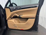 Porsche Cayenne 3.0 Cayenne V6 D Tiptronic S 4WD 5dr 58