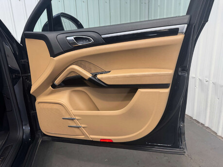 Porsche Cayenne 3.0 Cayenne V6 D Tiptronic S 4WD 5dr 58