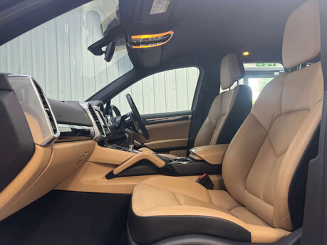 Porsche Cayenne 3.0 Cayenne V6 D Tiptronic S 4WD 5dr 60