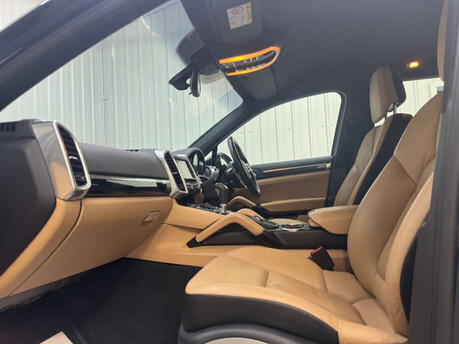 Porsche Cayenne 3.0 Cayenne V6 D Tiptronic S 4WD 5dr 62