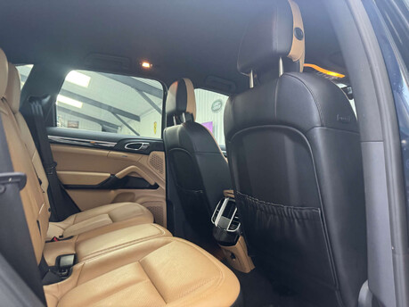 Porsche Cayenne 3.0 Cayenne V6 D Tiptronic S 4WD 5dr 63