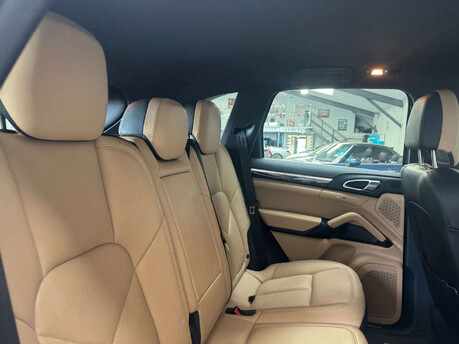 Porsche Cayenne 3.0 Cayenne V6 D Tiptronic S 4WD 5dr 69