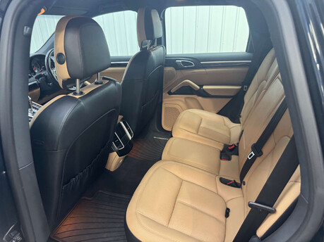 Porsche Cayenne 3.0 Cayenne V6 D Tiptronic S 4WD 5dr 72