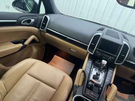 Porsche Cayenne 3.0 Cayenne V6 D Tiptronic S 4WD 5dr 73
