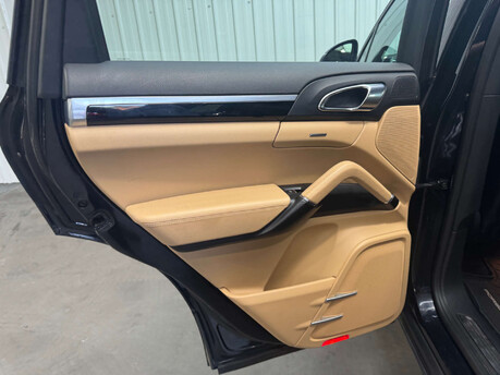 Porsche Cayenne 3.0 Cayenne V6 D Tiptronic S 4WD 5dr 75