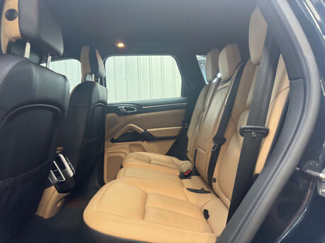 Porsche Cayenne 3.0 Cayenne V6 D Tiptronic S 4WD 5dr 76
