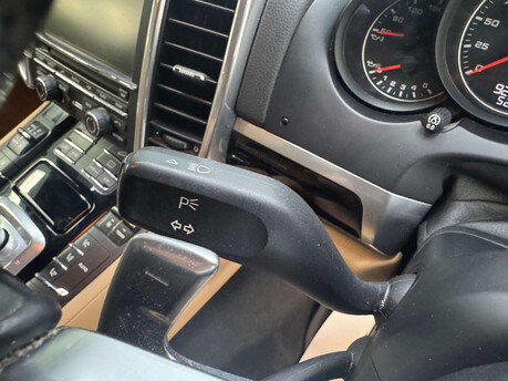Porsche Cayenne 3.0 Cayenne V6 D Tiptronic S 4WD 5dr 80