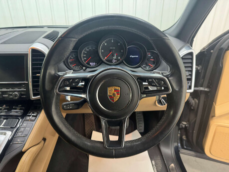 Porsche Cayenne 3.0 Cayenne V6 D Tiptronic S 4WD 5dr 82