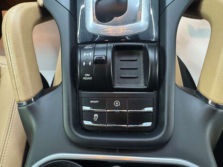 Porsche Cayenne 3.0 Cayenne V6 D Tiptronic S 4WD 5dr 91