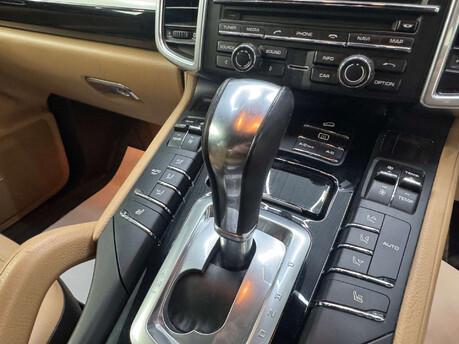 Porsche Cayenne 3.0 Cayenne V6 D Tiptronic S 4WD 5dr 92