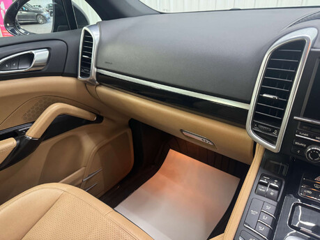 Porsche Cayenne 3.0 Cayenne V6 D Tiptronic S 4WD 5dr 96