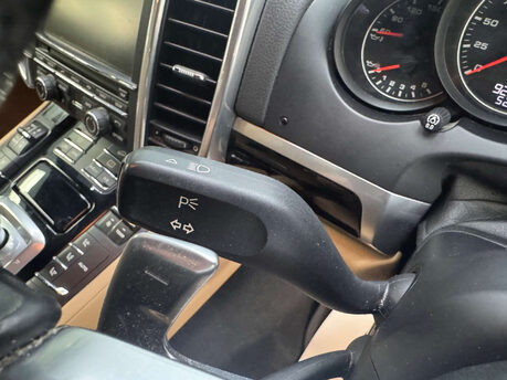 Porsche Cayenne 3.0 Cayenne V6 D Tiptronic S 4WD 5dr 69
