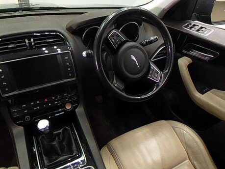 Jaguar F-Pace 2.0 F-PACE Prestige AWD D 4WD 5dr 22