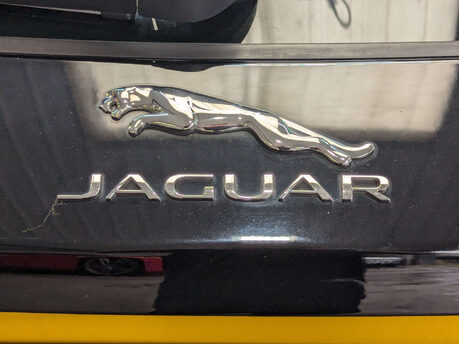 Jaguar F-Pace 2.0 F-PACE Prestige AWD D 4WD 5dr 36