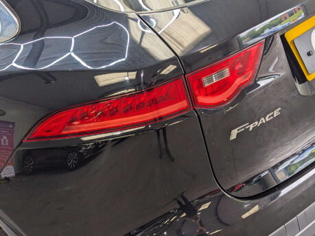 Jaguar F-Pace 2.0 F-PACE Prestige AWD D 4WD 5dr 41