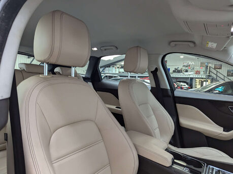 Jaguar F-Pace 2.0 F-PACE Prestige AWD D 4WD 5dr 50