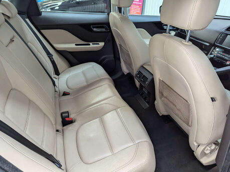 Jaguar F-Pace 2.0 F-PACE Prestige AWD D 4WD 5dr 59