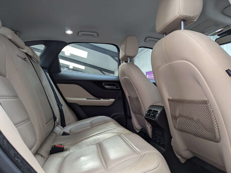 Jaguar F-Pace 2.0 F-PACE Prestige AWD D 4WD 5dr 60
