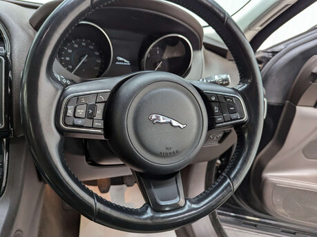 Jaguar F-Pace 2.0 F-PACE Prestige AWD D 4WD 5dr 78