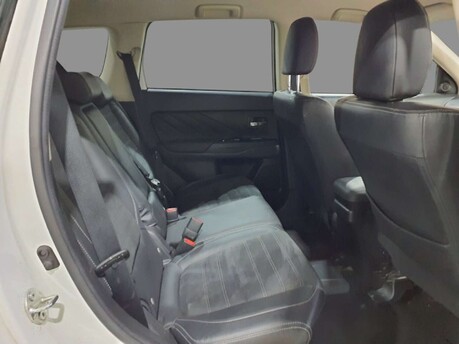 Mitsubishi Outlander 2.0 Outlander Juro PHEV CVT 4WD 5dr 8