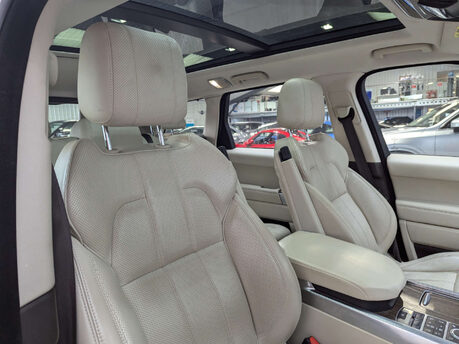 Land Rover Range Rover Sport 3.0 Range Rover Sport HSE Dynamic SDV6 Auto 4WD 5dr 56