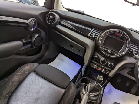 Mini Hatch 1.5 Cooper Seven 5dr 49