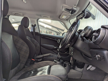 Mini Hatch 1.5 Cooper Seven 5dr 57