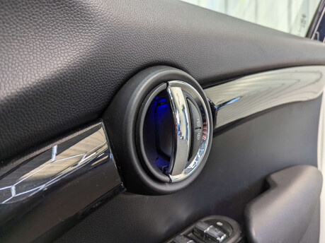 Mini Hatch 1.5 Cooper Seven 5dr 85
