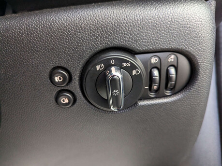Mini Hatch 1.5 Cooper Seven 5dr 86