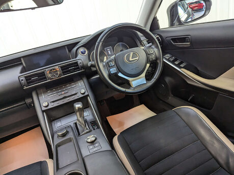 Lexus Is 2.5 IS 300h CVT 4dr 50