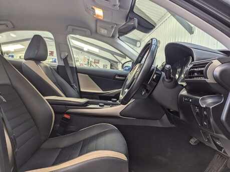 Lexus Is 2.5 IS 300h CVT 4dr 56