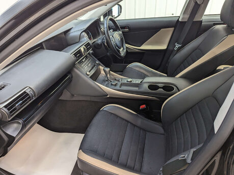 Lexus Is 2.5 IS 300h CVT 4dr 58