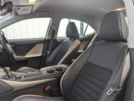 Lexus Is 2.5 IS 300h CVT 4dr 61