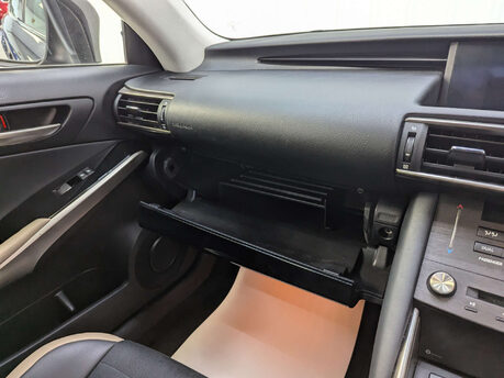 Lexus Is 2.5 IS 300h CVT 4dr 92