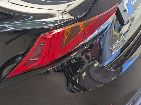 Lexus Is 2.5 IS 300h CVT 4dr 44