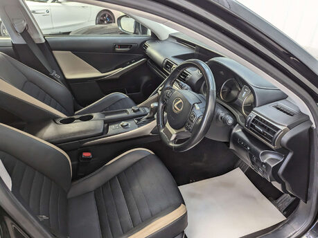 Lexus Is 2.5 IS 300h CVT 4dr 52