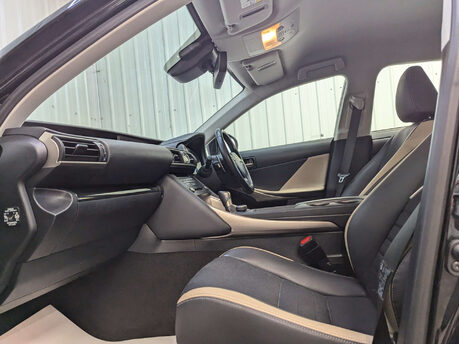 Lexus Is 2.5 IS 300h CVT 4dr 59