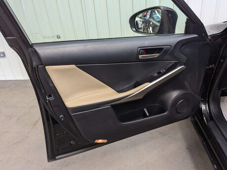 Lexus Is 2.5 IS 300h CVT 4dr 64