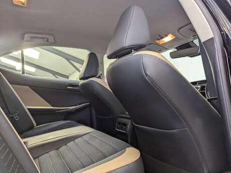 Lexus Is 2.5 IS 300h CVT 4dr 66