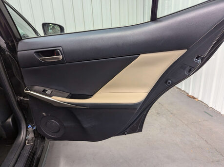 Lexus Is 2.5 IS 300h CVT 4dr 70