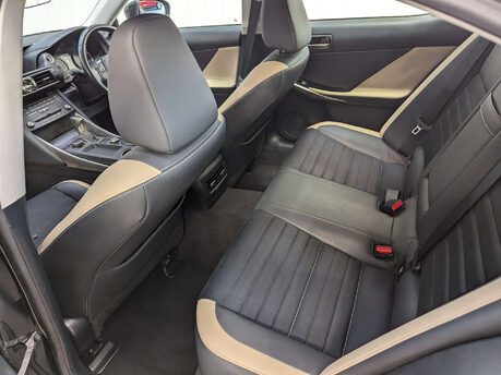 Lexus Is 2.5 IS 300h CVT 4dr 71