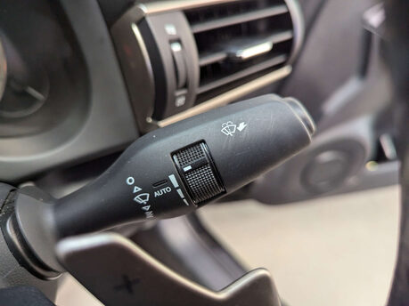 Lexus Is 2.5 IS 300h CVT 4dr 85