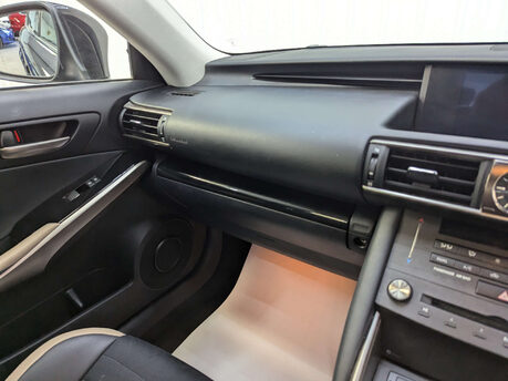 Lexus Is 2.5 IS 300h CVT 4dr 91