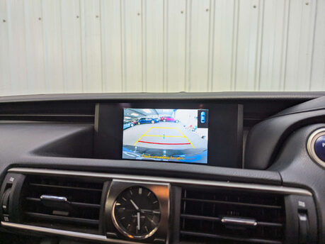 Lexus Is 2.5 IS 300h CVT 4dr 97