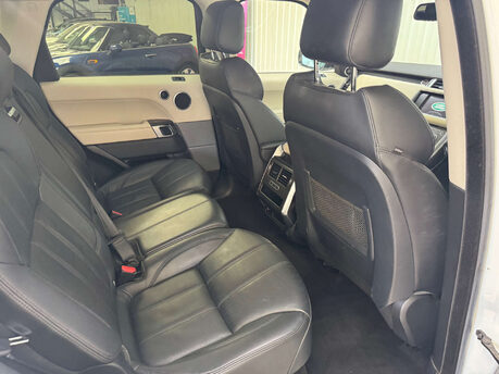 Land Rover Range Rover Sport 3.0 Range Rover Sport HSE Dynamic SDV6 Auto 4WD 5dr 56